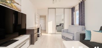 2-pokojowe, osobna kuchnia, duży balkon