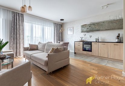 Wyjątkowe, przestronne, 3 pokojowe mieszkanie.