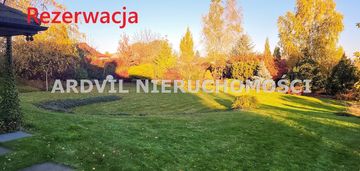 Uzbrojona grabówka ładna