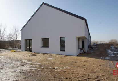 Szeregówka skrajna z działką 750m2