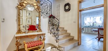 Piękny rozkładowy dom obok stacji wkd opacz