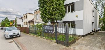 Przestronny dom z dużym garażem i ogrodem, bogucin