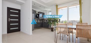 Miejsce w hali, komórka, 3 tarasy, piękny widok.