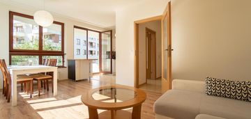 Piltza | ruczaj | czerwone maki