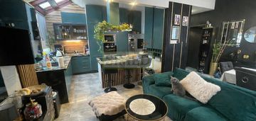 Ciche ogrodzone osiedle, ochrona, park