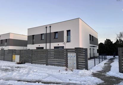 Nowoczesne mieszkania dwukondygnacyjne z ogródkami