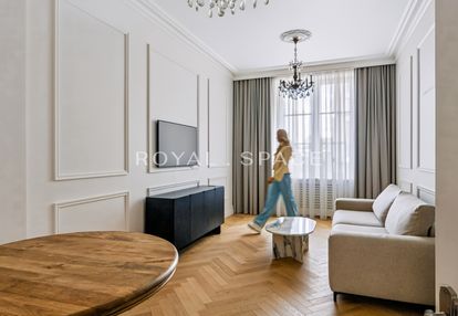 Apartament w odrestaurowanej kamienicy | winda