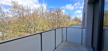 Gotowe do odbioru. widok na park.