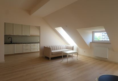 Mieszkanie z czynszem 400zł-z windą/z wyposażeniem