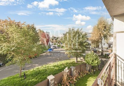 Połowa domu, ogród, świetna lokalizacja redłowo