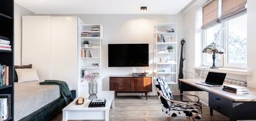 Studio przy placu hallera z widokiem na patio !