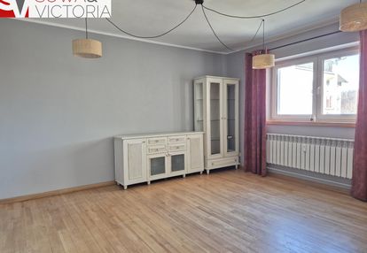Dwupoziomowe mieszkanie wraz z garażem.