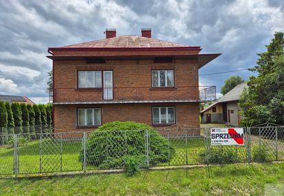 Funkcjonalnym dom w spokojnej miejscu - kupiatycze