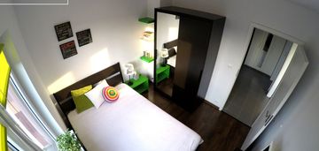 Blisko metro | jasne i w pełni wyposażone | balkon