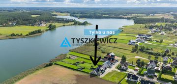 Piękny dom z własną linią brzegową