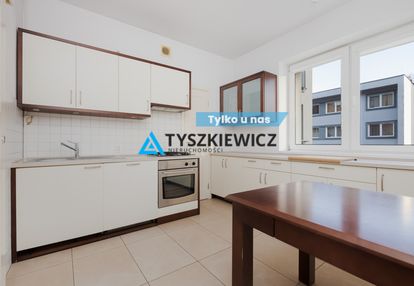 Zadbany, 4 pokojowy, słoneczny apartament.