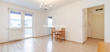 1-pokojowe z balkonem.