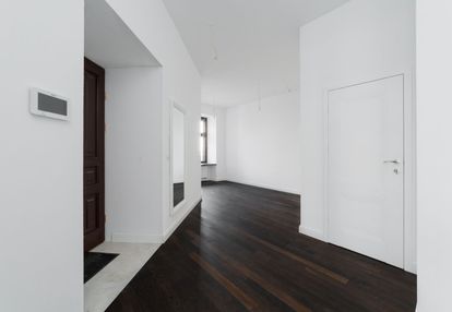 25,62 m2 - konopacka, odnowiona kamienica