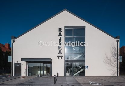 Obok nowego szpitala. wysokie roi, gotowe hit