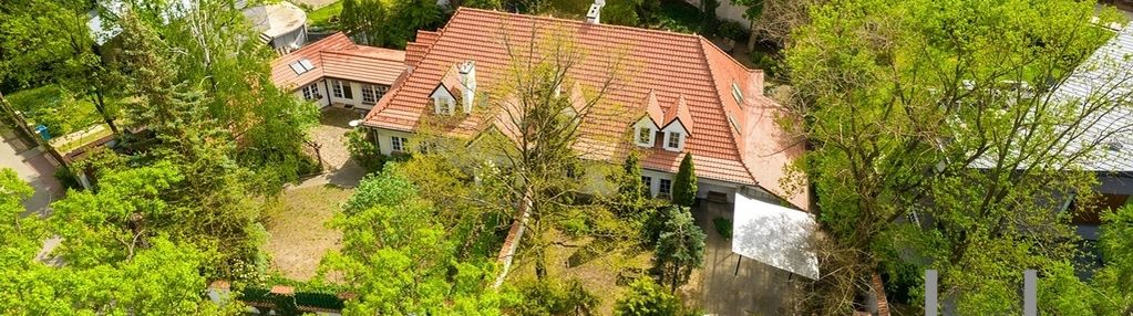 Idealny dla 2 rodzin. blisko szkoła. sauna. ogród.