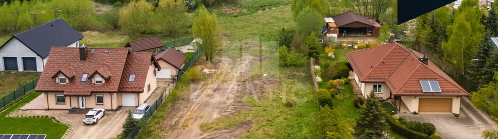 Duża działka budowlana 1942 m² w dobrzewinie