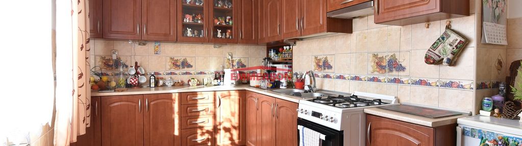 2poziomowe garaż 2 komórki lokatorskie 5ar działka