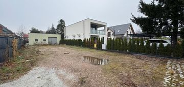 Działka pod zabudowę jednorodzinną, z projektem
