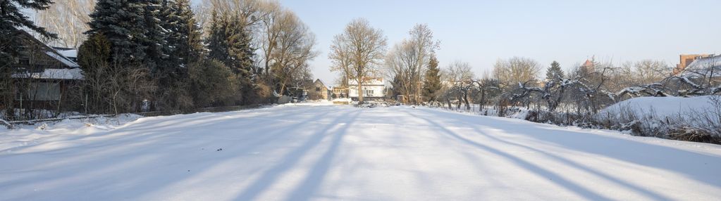 Przestronna działka w pszczółkach