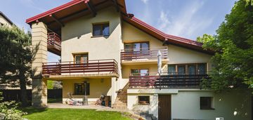 Przestronny dom dla rodziny lub pod siedzibę