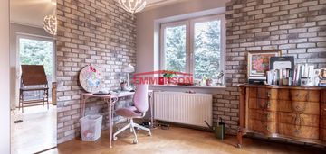 Wolnostojący dom w kameralnym otoczeniu kraków