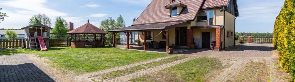 Dom do wprowadzenia/ 3 garaże – połoń