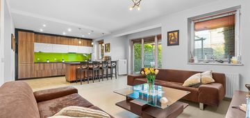 Dom tychy zwierzyniec do wejścia