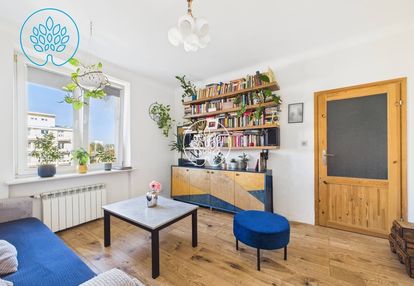 Oddzielne pokoje/ kamienica / 5 piętro z windą