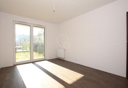 Dwustronne, słoneczne mieszkanie z 2 ogródkami