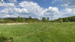 Kilometr od sklepu stacji benzynowej i szkół