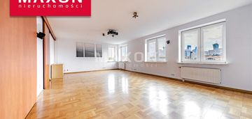 Przestronny apartament z widokiem na warszawę