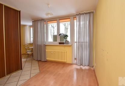 Przytulna kawalerka z balkonem parter glazera