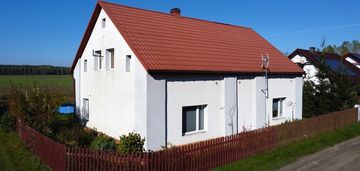 Wolnostojący dom z 19-arową działką