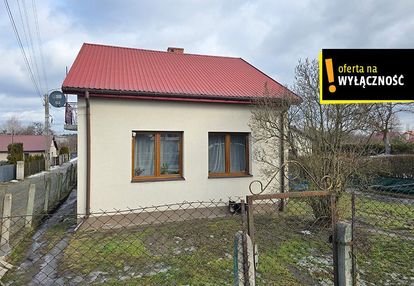 Mały dom 75 m2 z ogródkiem w ostrowcu św.