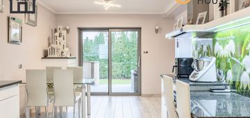 Dom wolnostojący / podpiwniczony / działka 2100 m2
