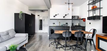 Dwupoziomowe mieszkanie w starym mieście