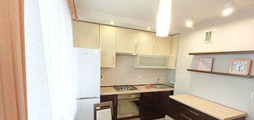 Mieszkanie dwupokojowe z balkon do wejścia