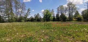 Pod glamping, wake-board, hotel.