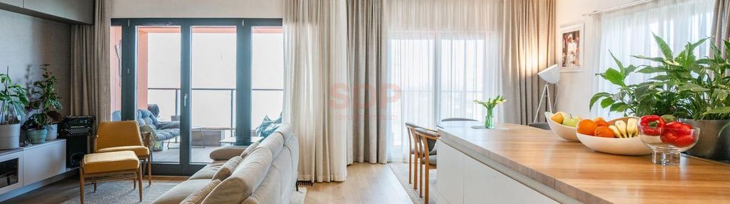 Apartament w centrum z widokiem na rzekę i tarasem
