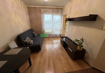 Dwa wyposażone pokoje, balkon, garaż