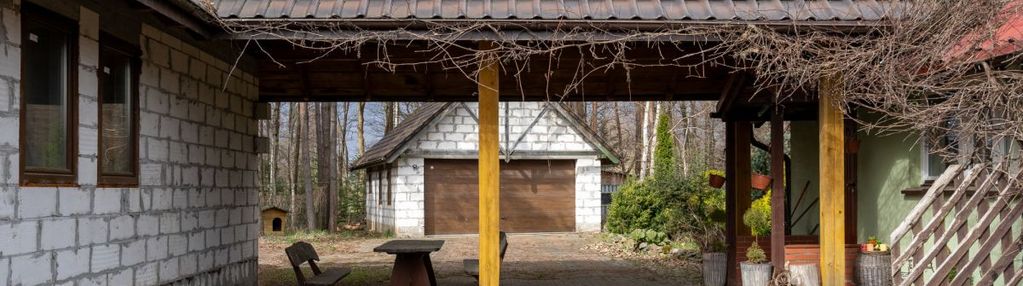 Dwa domy na dużej działce z lasem