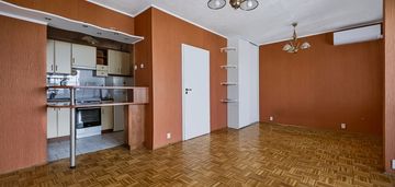 Metro ursynów | cisza | garaż