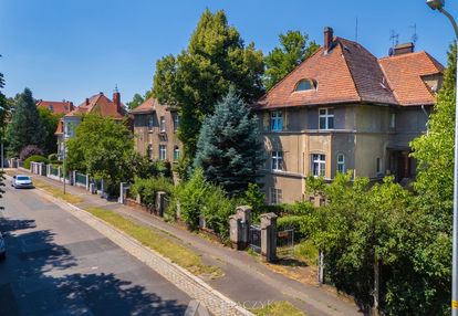 Historyczna willa na zalesiu z projektem remontu