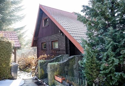 Drewniano murowany dom na dużej działce