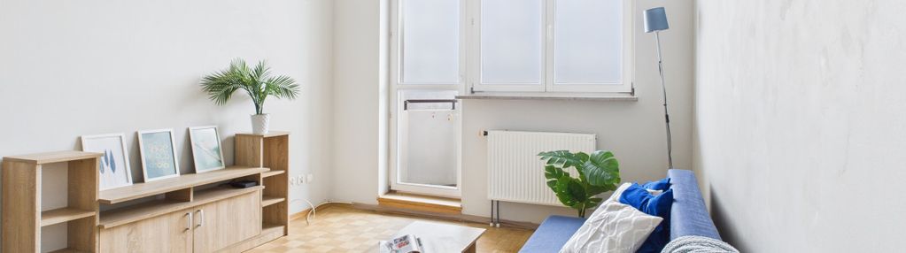 Jasne 2 pokoje z balkonem i panoramą tarchomina –